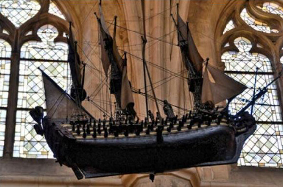 La maquette de navire, ex-voto représentant le Soleil Royal, vaisseau-amiral de la flotte de Louis XIV