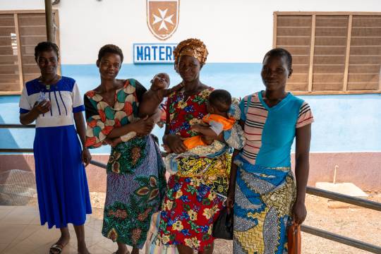 l’hôpital dispense des formations à la nutrition et sur l’équilibre alimentaire pour les mères et les enfants