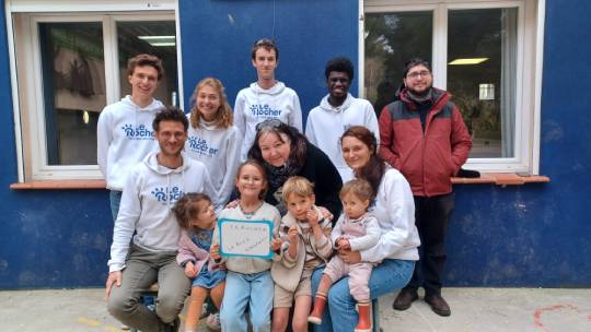 Accompagnement des familles fragilisées à Toulon avec les bénévoles du Rocher