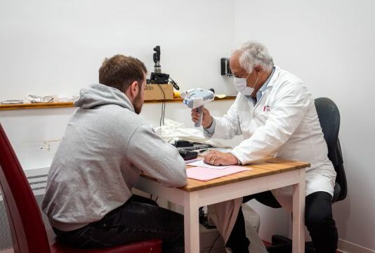 Le Centre Saint Jean de Malte à Bayonne renforce ses soins avec l’aide de la Fondation Consultation Optique Bayonne